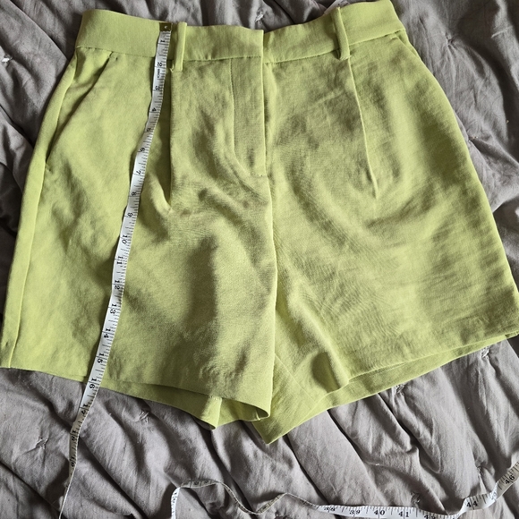 High rise premium crepe tailored short - Picture 4 of 5